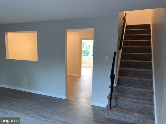 Building Photo - 1438 Boxwood Dr