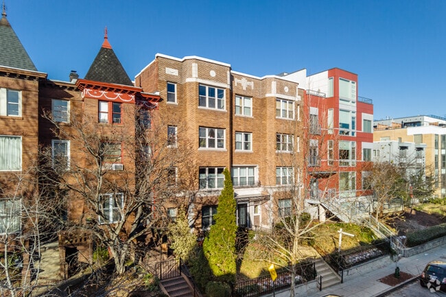 Chapin Ciara Condominium