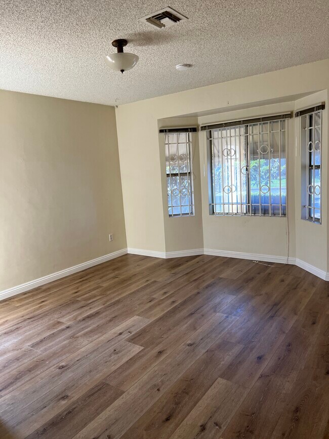 Foto del edificio - 748 Leonard St