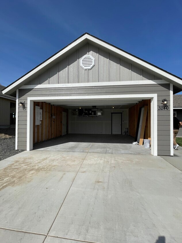3240 High Desert Loop, Umatilla, OR 97882 House Rental in Umatilla