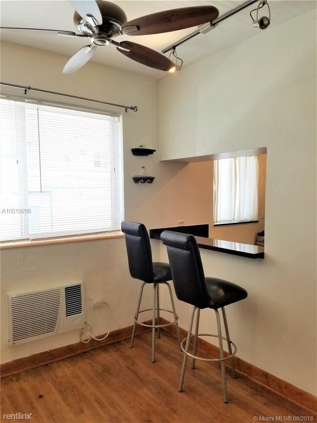 Building Photo - 2 br, 2 bath  - 4720 Pine Tree Dr # 244