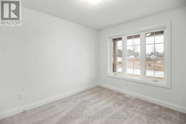 Building Photo - 9 Peachleaf Ln