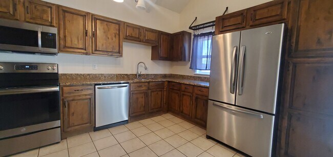 Foto del edificio - 321 W 7th St