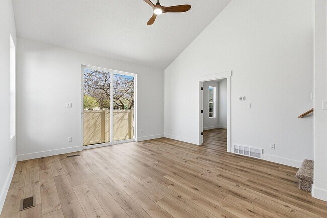 Foto del edificio - 6831 Dairy Hill Ct