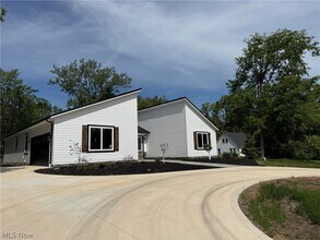 Building Photo - 3940 Ellendale Rd