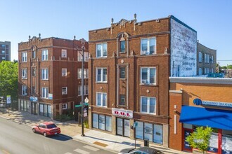 Building Photo - 4709.5 W Belmont Ave