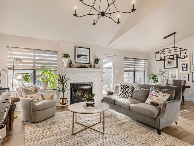 Foto del edificio - 4609 San Simeon Dr