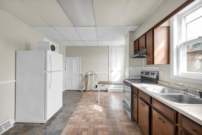 Foto del edificio - 137 N 7th St