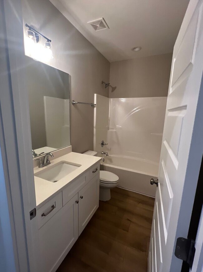 Foto del edificio - Home for Rent in Bay Minette, AL!! Availab...
