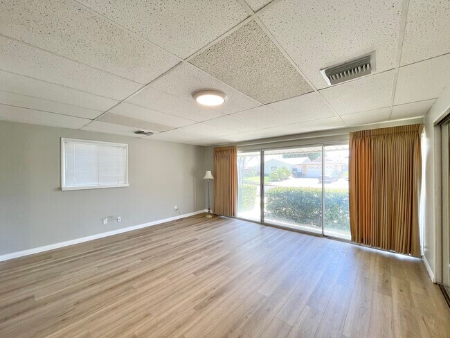 Foto del edificio - 22703 Baltar St