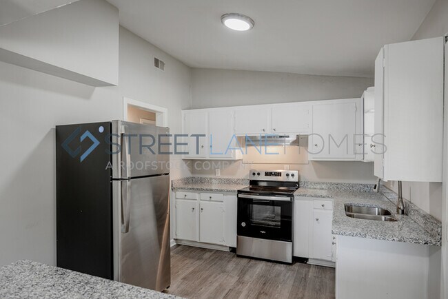 Building Photo - 2527 Cornell Ave