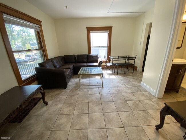 Building Photo - 7 br, 3 bath House - 1212 E University Ave