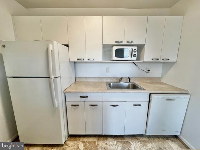 Foto del edificio - 4390 Lorcom Ln
