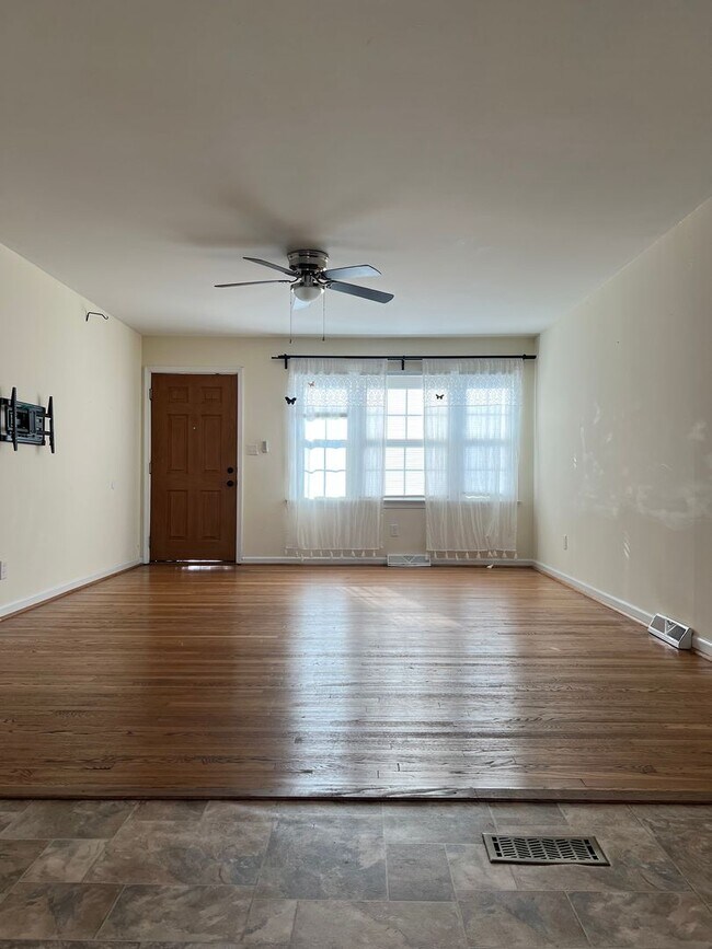 Foto del edificio - 8530 Orcutt Ave