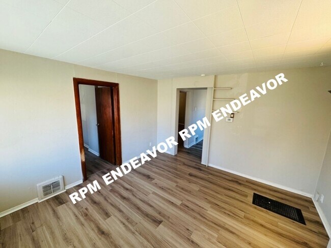 Foto del edificio - “Move-In Ready 2BR St. Louis Home with Bonus Room"