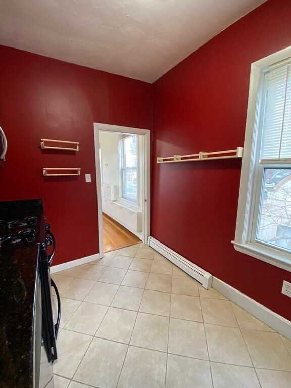 Building Photo - 321 Elm St