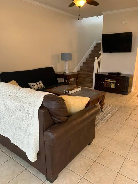 Foto del edificio - 124 Lake Ridge Dr