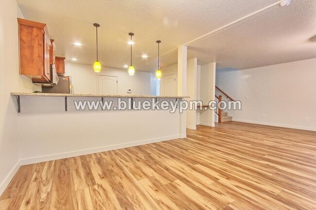 Building Photo - 121 N 42nd Pl