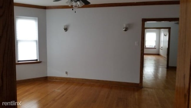 Building Photo - 3 br, 2 bath Apartment - 8000 S Langley Ave