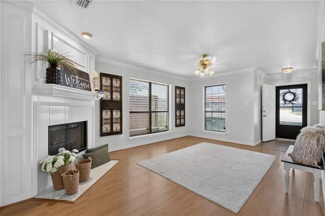 Building Photo - 4022 Wood River Dr