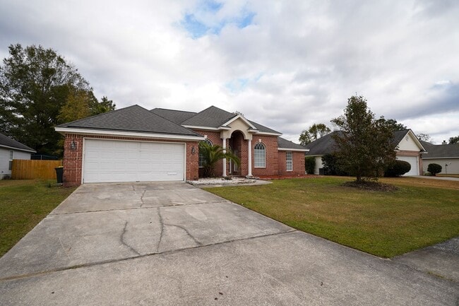 Foto del edificio - Available Soon!