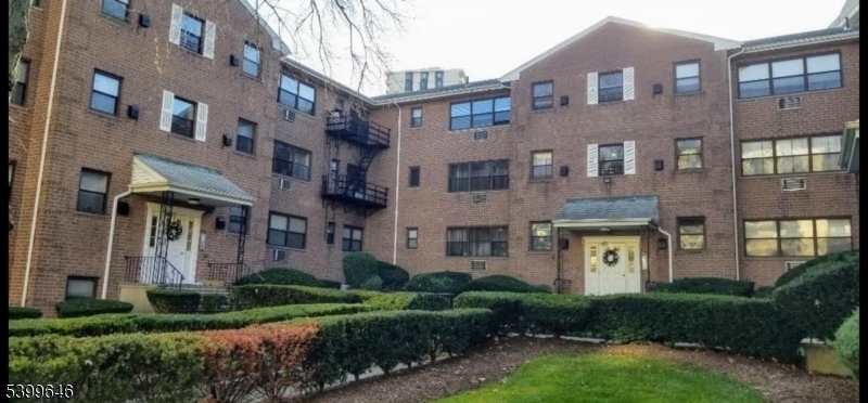 Foto principal - 218 Prospect Ave