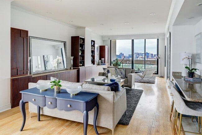 Photo - 1111 Hermann Dr Apartment