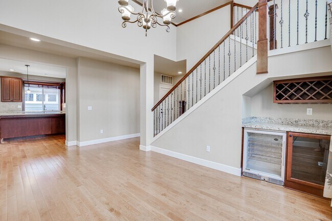 Foto del edificio - 8832 NE 148th Pl Kenmore, WA 98028 $3,700 ...