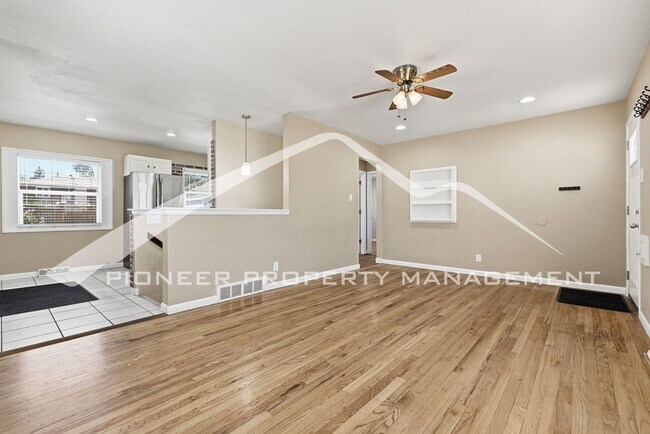 Foto del edificio - Lovely Single Family Home Fenced in Yard and Central AC