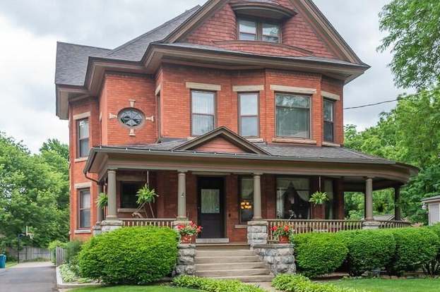 Street Front - 218 Woodward Ave