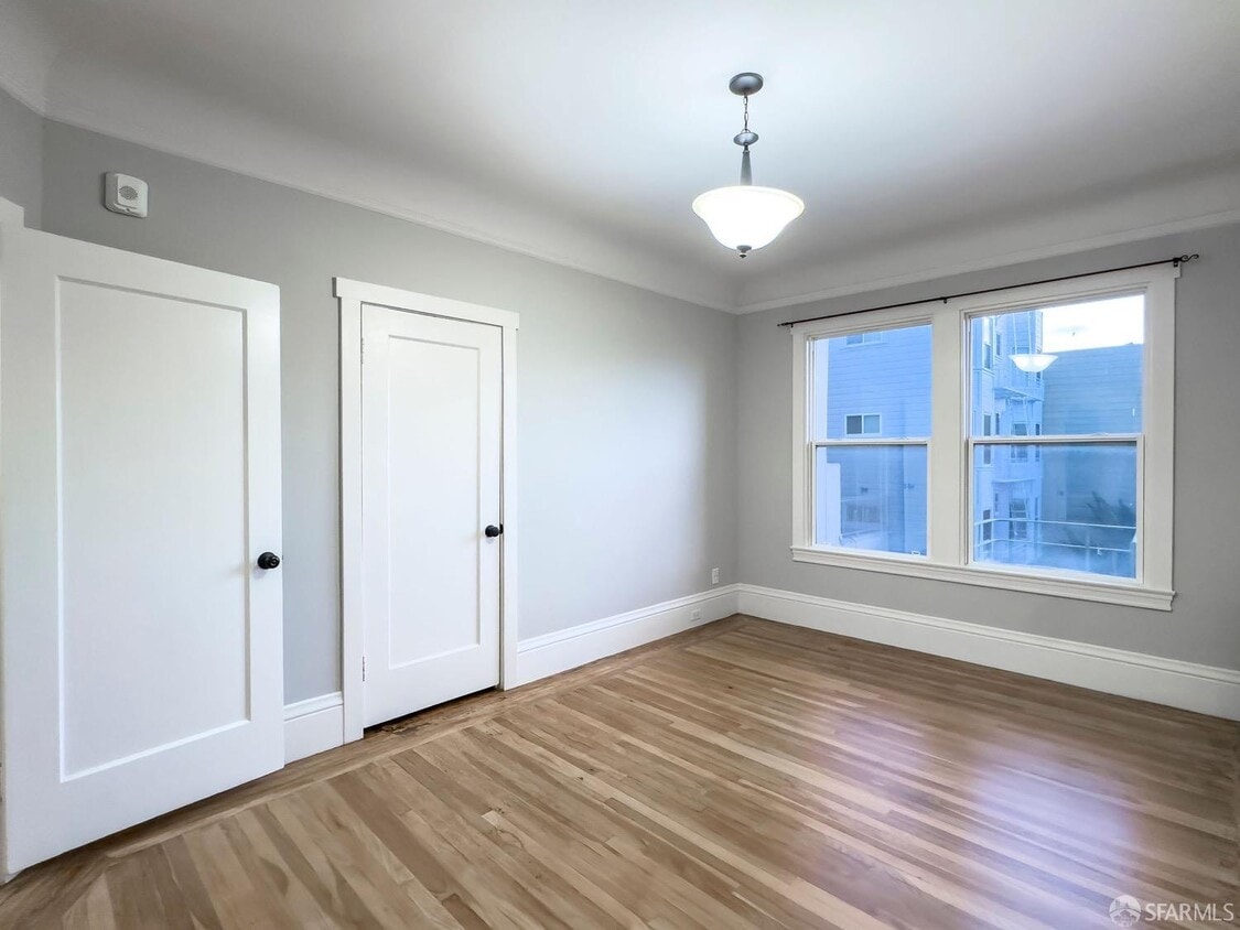 Primary Photo - 2725 Van Ness Ave
