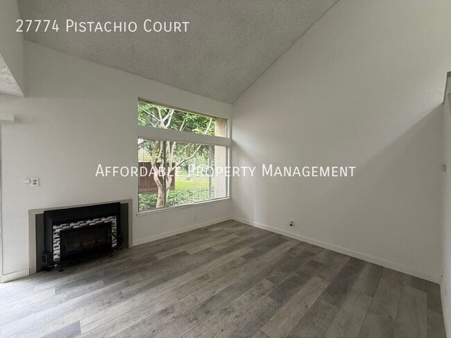 Building Photo - 27774 Pistachio Ct