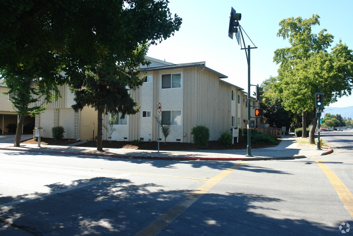 Foto principal - 1640 Stokes St