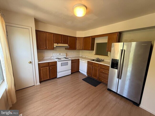 Foto del edificio - 4711 Leyden Way