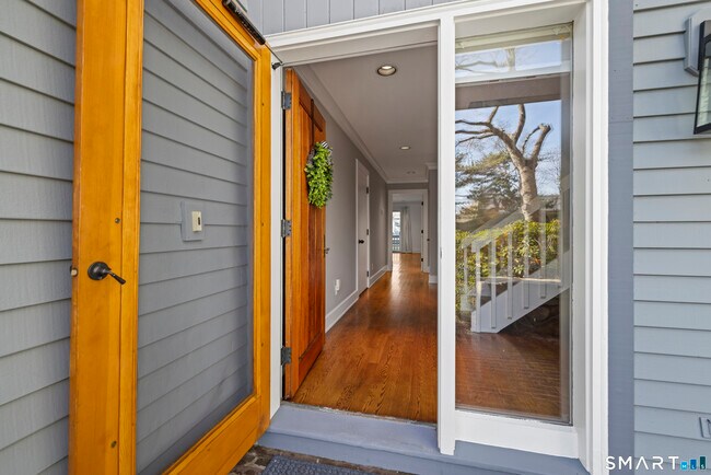 Foto del edificio - 1 Island Dr