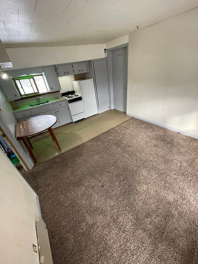 2416 Algoma St Unit 3, Stevens Point, WI 54481 Apartments in Stevens