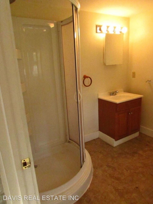 Building Photo - 1 br, 1 bath House - 208 Dewey Street