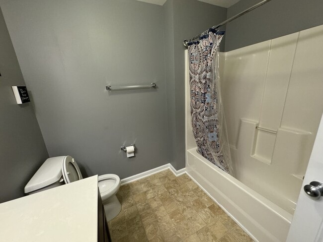 Building Photo - 3098 glencorra dr