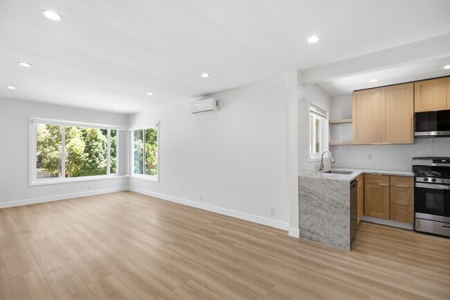 Foto del edificio - 4321 Saugus Ave