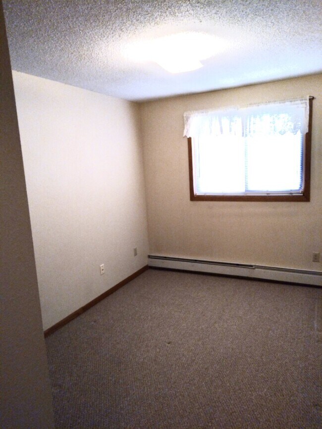 Building Photo - Kaeding Apartments - 315 14th Ave SE