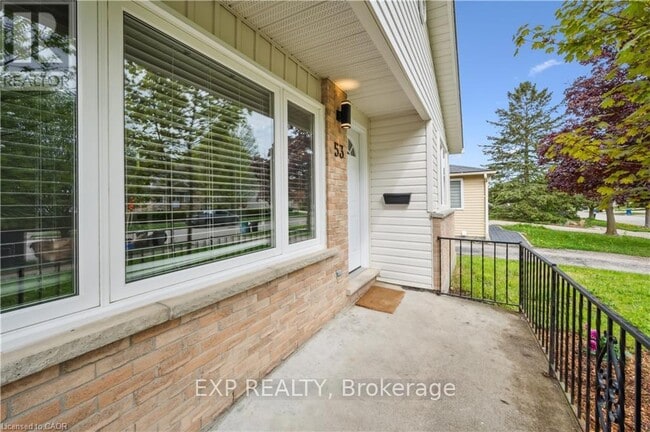 Photo du bâtiment - 53 Karen Walk