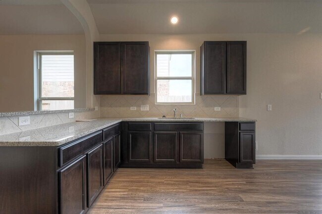 Building Photo - 2206 Spring Hollow Dr