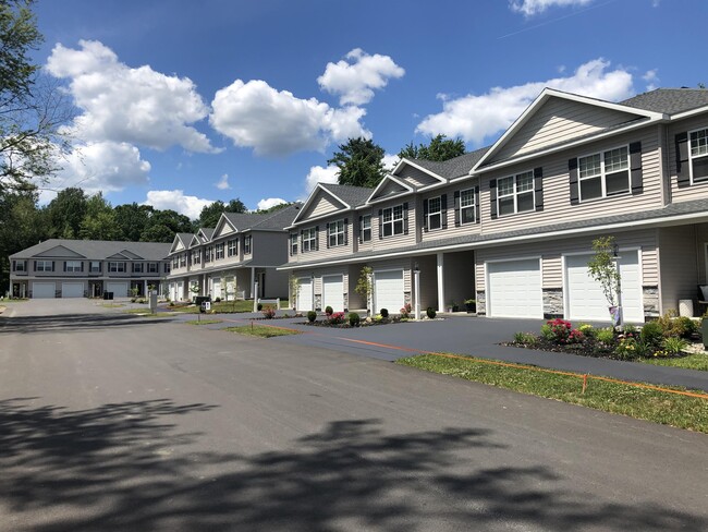 Foto del edificio - 2405 Rosa RoadRidge Manor Ct