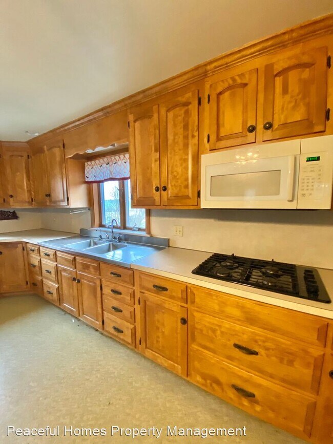 Foto del edificio - 4 br, 3 bath House - 982 Colebrook Rd