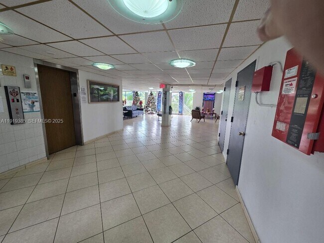 Foto del edificio - 5050 NW 7th St