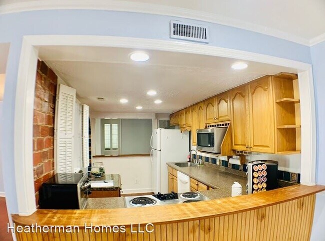 Foto del edificio - 202 Buckingham Ln