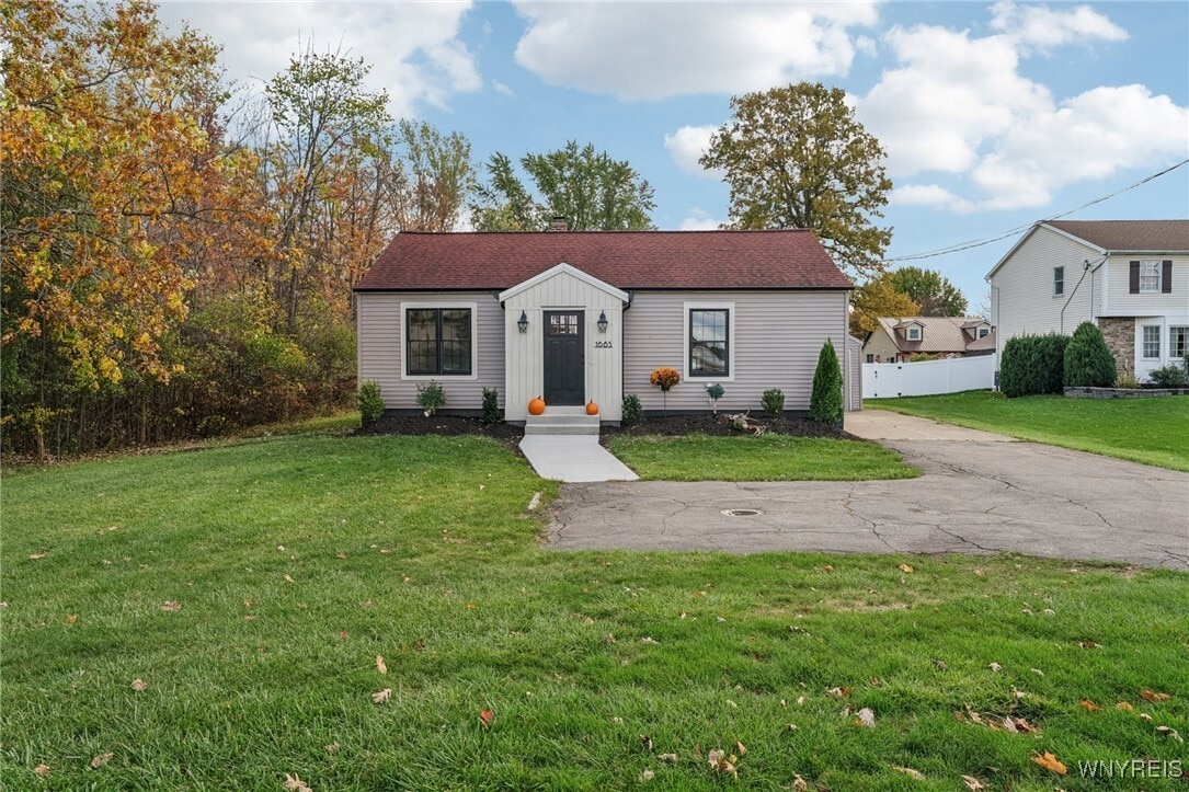 Foto principal - 1665 Maple Rd
