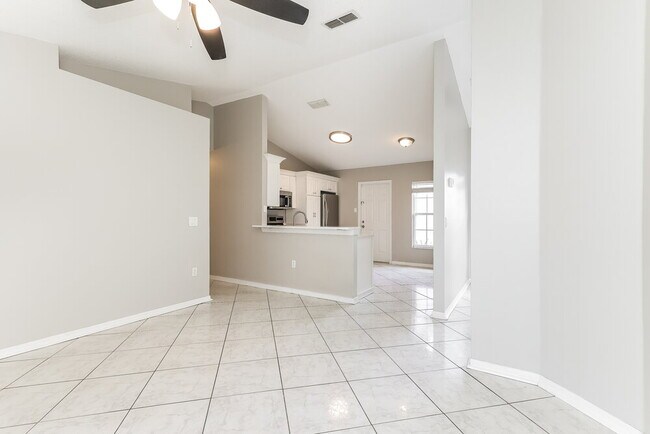 Foto del edificio - 410 Marlberry Leaf Ave