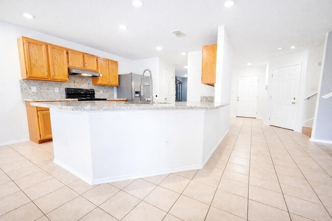 Building Photo - 612 Pinos Cir