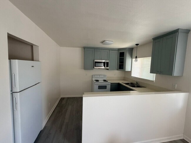 Foto del edificio - 5415 Imperial Ave